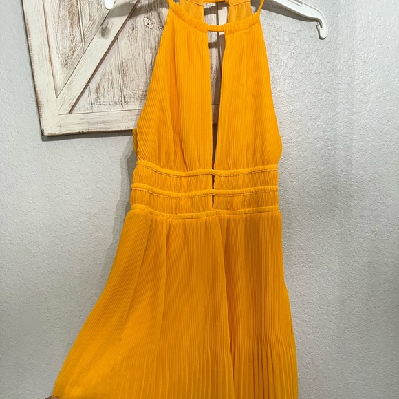 h&m yellow pleated dress H&M yellow skater dress slize 10